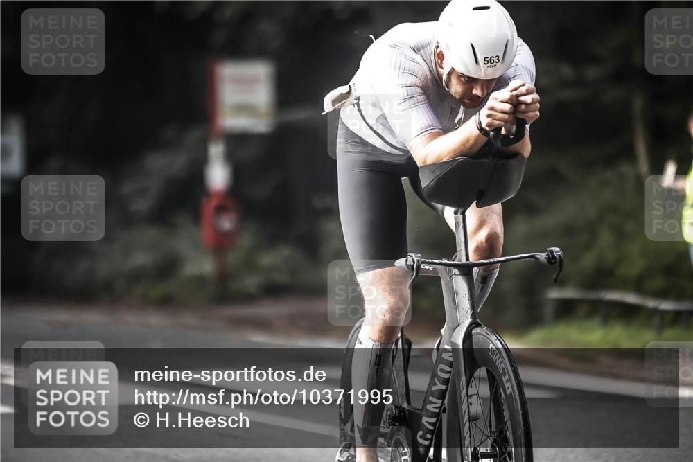 13.09.2026 - Stadtparktriathlon H.Heesch http://msf.ph/oto/10371995 13.09.2026 10:51:41 Radfahren 275, 499, 563, 582 meine-sportfotos.de