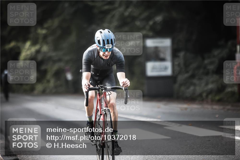 13.09.2026 - Stadtparktriathlon H.Heesch http://msf.ph/oto/10372018 13.09.2026 10:51:45 Radfahren 483, 563, 582 meine-sportfotos.de