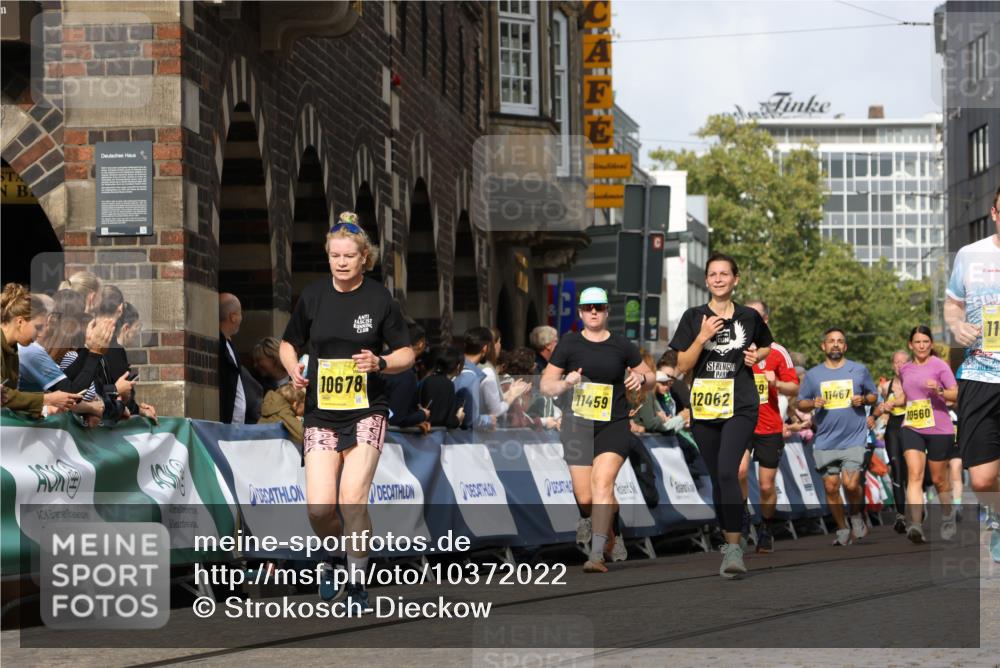 13.09.2026 - 21. swb-Marathon Bremen Strokosch-Dieckow http://msf.ph/oto/10372022 13.09.2026 11:01:29 Ziel 10428, 10639, 10892, 10964, 10965, 11049, 11116, 11260, 11306, 11428, 11681, 11682, 11751, 11813, 11816, 11850, 12085, 12241, 12245, 12283, 12390, 12391, 10181, 10251, 10332, 10497, 11075, 11150, 11305, 11324, 11486, 11550, 11551, 11668, 11747, 11985, 11986 meine-sportfotos.de