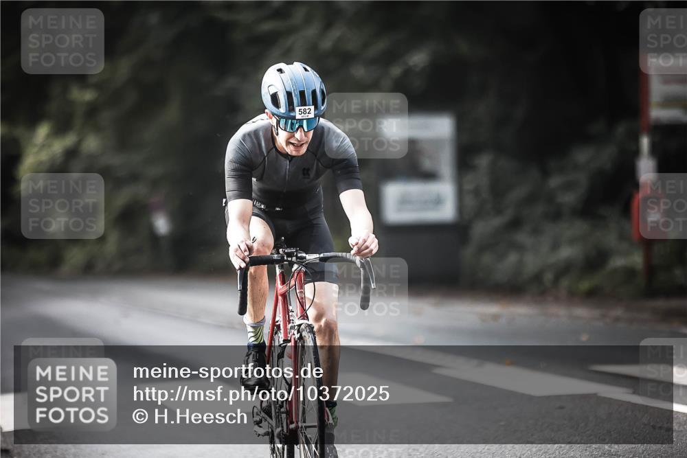 13.09.2026 - Stadtparktriathlon H.Heesch http://msf.ph/oto/10372025 13.09.2026 10:51:45 Radfahren 483, 563, 582 meine-sportfotos.de