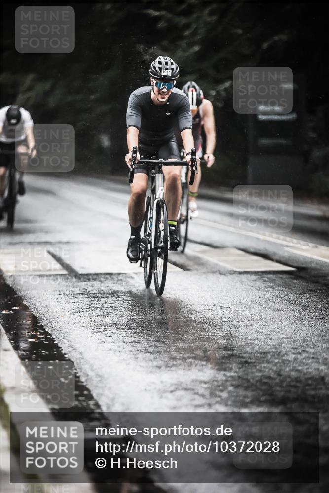 13.09.2026 - Stadtparktriathlon H.Heesch http://msf.ph/oto/10372028 13.09.2026 12:07:33 Radfahren 832, 838, 917, 983, 1011, 1026, 1031, 1054 meine-sportfotos.de