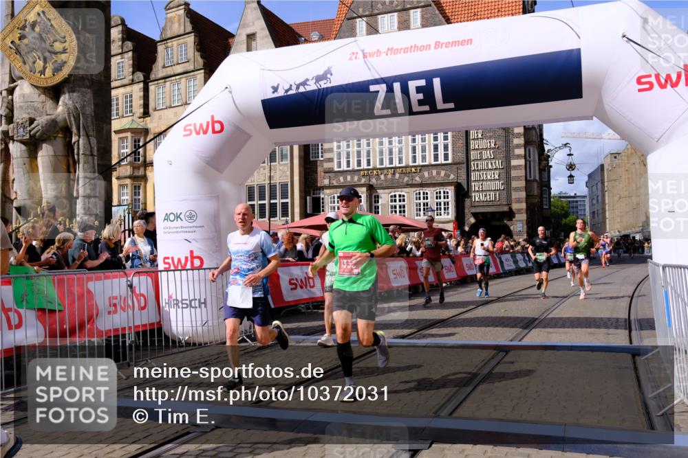13.09.2026 - 21. swb-Marathon Bremen Tim E. http://msf.ph/oto/10372031 13.09.2026 13:09:12 Ziel 1925, 2287, 3110, 3330, 4384, 5517, 5636, 5696, 6906, 7262, 8120, 8555, 9240, 9411, 9702, 9867, 9906, 9911 meine-sportfotos.de