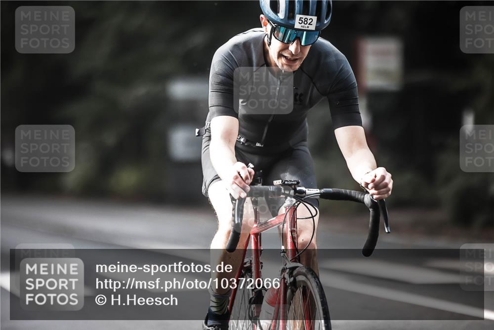 13.09.2026 - Stadtparktriathlon H.Heesch http://msf.ph/oto/10372066 13.09.2026 10:51:45 Radfahren 483, 563, 582 meine-sportfotos.de