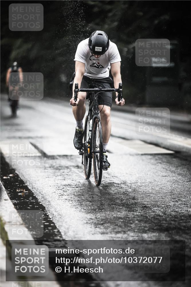 13.09.2026 - Stadtparktriathlon H.Heesch http://msf.ph/oto/10372077 13.09.2026 12:07:35 Radfahren 832, 838, 839, 983, 1011, 1026, 1054 meine-sportfotos.de