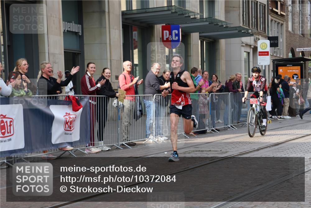 13.09.2026 - 21. swb-Marathon Bremen Strokosch-Dieckow http://msf.ph/oto/10372084 13.09.2026 12:09:31 Ziel 133 meine-sportfotos.de