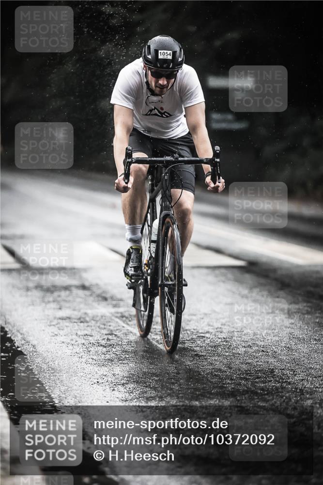 13.09.2026 - Stadtparktriathlon H.Heesch http://msf.ph/oto/10372092 13.09.2026 12:07:35 Radfahren 832, 838, 839, 983, 1011, 1026, 1054 meine-sportfotos.de