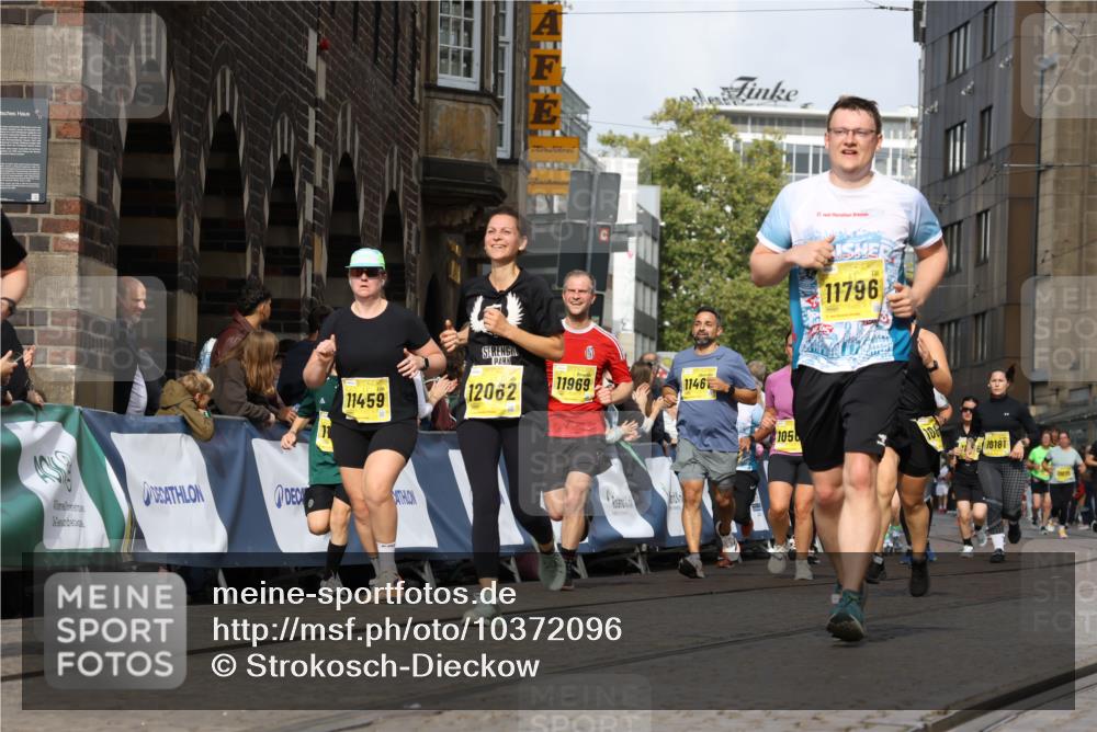 13.09.2026 - 21. swb-Marathon Bremen Strokosch-Dieckow http://msf.ph/oto/10372096 13.09.2026 11:01:30 Ziel 10428, 10639, 10892, 10964, 10965, 11049, 11116, 11260, 11306, 11428, 11681, 11682, 11751, 11813, 11816, 11850, 12085, 12241, 12245, 12283, 12390, 12391, 10251, 10332, 10497, 11075, 11150, 11305, 11324, 11479, 11486, 11668, 11747, 11985, 11986 meine-sportfotos.de