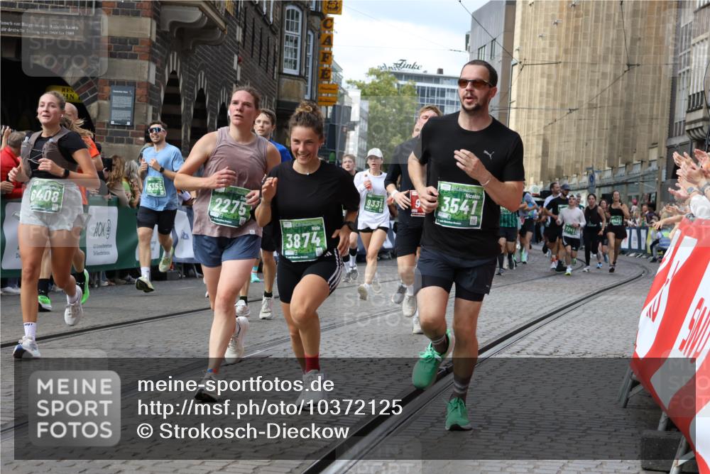 13.09.2026 - 21. swb-Marathon Bremen Strokosch-Dieckow http://msf.ph/oto/10372125 13.09.2026 13:36:51 Ziel 164, 372, 900, 1738, 1880, 2467, 2673, 2692, 2700, 2731, 2819, 2823, 3067, 3410, 3585, 3815, 4006, 4049, 4050, 4182, 4216, 4304, 4414, 4676, 5061, 5656, 5781, 6340, 6516, 6527, 6568, 7039, 7249, 7344, 7656, 7765, 7808, 8525, 8723, 8790, 8905, 9427, 9776, 9899, 10068, 10070, 950, 1285, 1641, 1849, 1991, 2241, 2930, 3122, 3787, 3909, 4261, 4410, 4448, 5236, 5355, 6056, 6269, 6408, 6431, 6629, 6961, 7046, 7398, 7445, 7937, 8034, 9331 meine-sportfotos.de