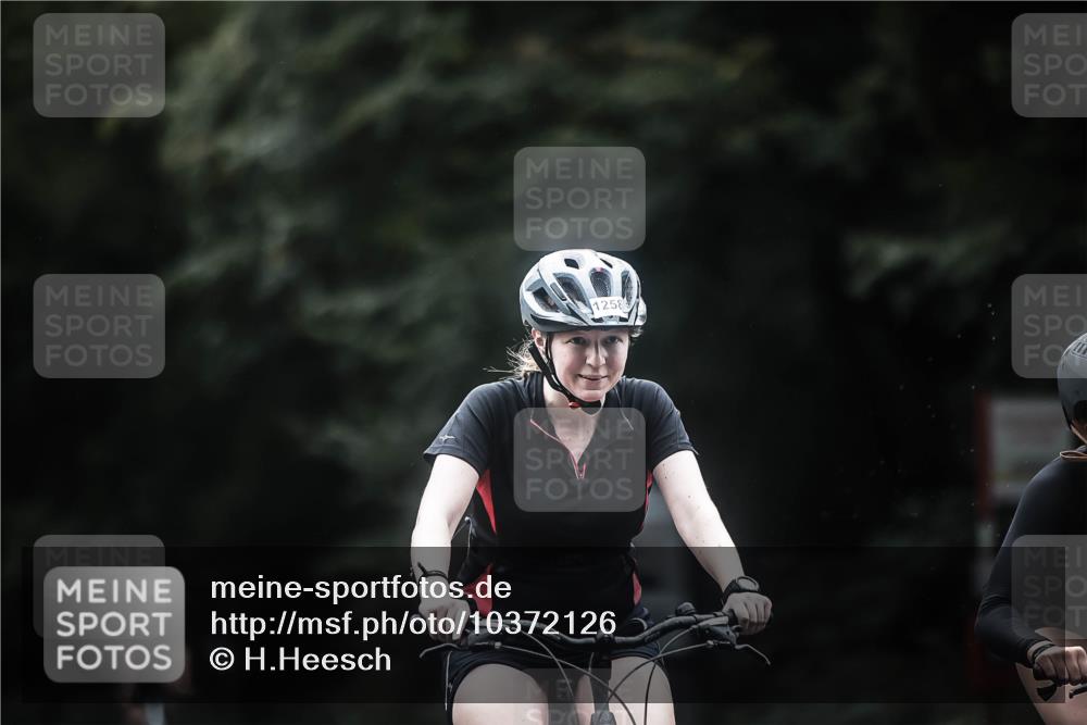 13.09.2026 - Stadtparktriathlon H.Heesch http://msf.ph/oto/10372126 13.09.2026 13:27:15 Radfahren 1258, 1352, 1363, 1409, 1468, 1477, 1497, 1530 meine-sportfotos.de