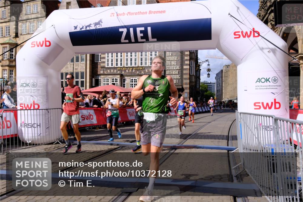 13.09.2026 - 21. swb-Marathon Bremen Tim E. http://msf.ph/oto/10372128 13.09.2026 13:09:14 Ziel 1925, 2287, 3110, 3330, 4384, 5517, 5636, 5696, 6906, 7262, 8120, 9240, 9411, 9867, 9906, 9911 meine-sportfotos.de