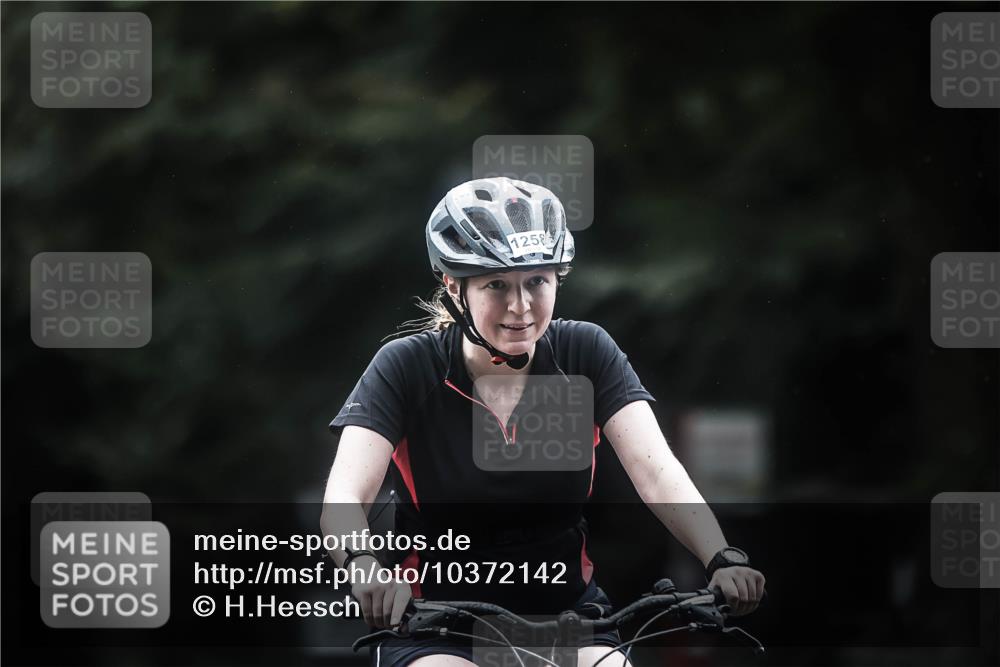 13.09.2026 - Stadtparktriathlon H.Heesch http://msf.ph/oto/10372142 13.09.2026 13:27:16 Radfahren 1258, 1352, 1363, 1409, 1468, 1477, 1497, 1530 meine-sportfotos.de