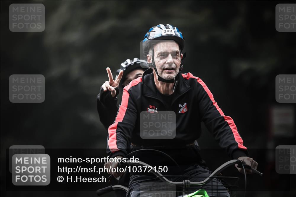 13.09.2026 - Stadtparktriathlon H.Heesch http://msf.ph/oto/10372150 13.09.2026 10:21:52 Radfahren 214, 234, 271, 332, 342, 371, 422 meine-sportfotos.de