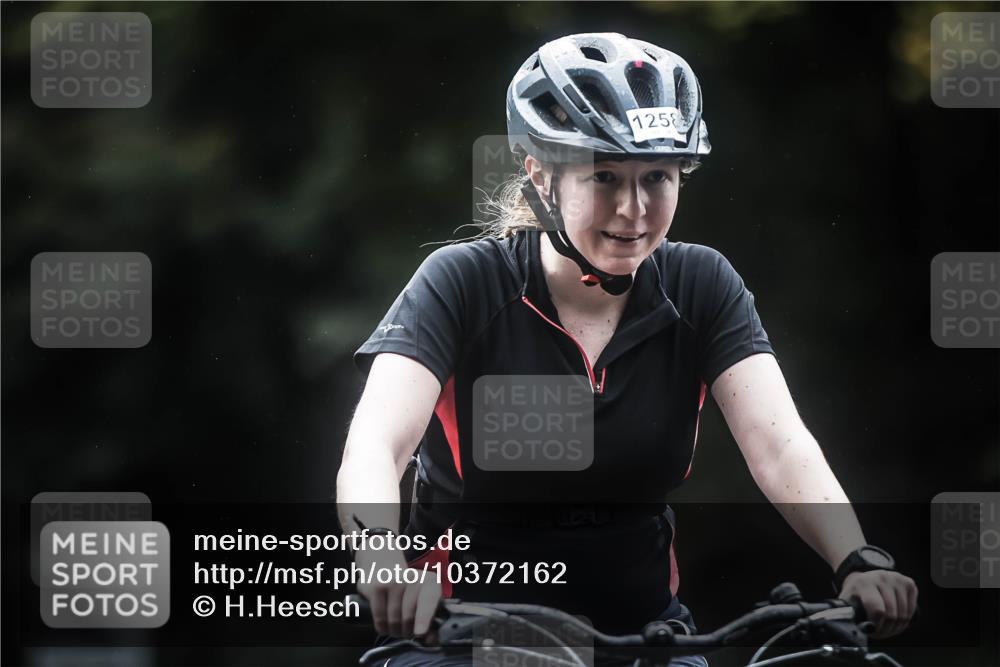 13.09.2026 - Stadtparktriathlon H.Heesch http://msf.ph/oto/10372162 13.09.2026 13:27:16 Radfahren 1258, 1352, 1363, 1409, 1468, 1477, 1497, 1530 meine-sportfotos.de