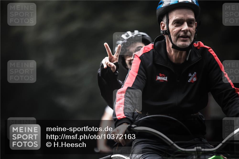 13.09.2026 - Stadtparktriathlon H.Heesch http://msf.ph/oto/10372163 13.09.2026 10:21:52 Radfahren 214, 234, 271, 332, 342, 371, 422 meine-sportfotos.de