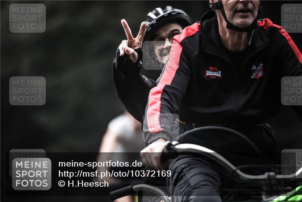 13.09.2026 - Stadtparktriathlon H.Heesch http://msf.ph/oto/10372169 13.09.2026 10:21:53 Radfahren 214, 234, 271, 332, 342, 371, 422 meine-sportfotos.de