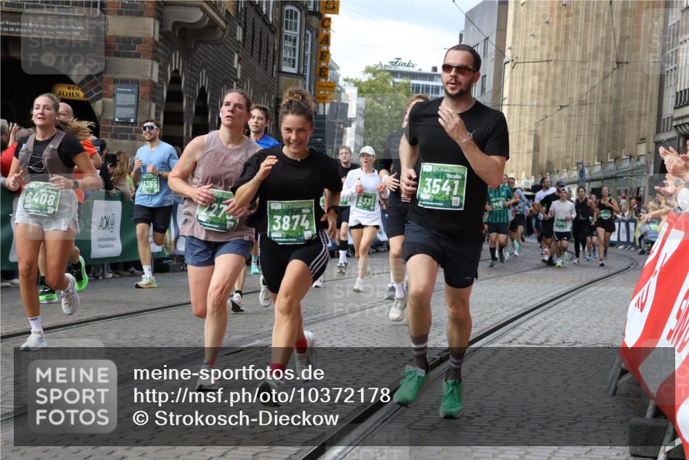 13.09.2026 - 21. swb-Marathon Bremen Strokosch-Dieckow http://msf.ph/oto/10372178 13.09.2026 13:36:51 Ziel 164, 372, 900, 1738, 1880, 2467, 2673, 2692, 2700, 2731, 2819, 2823, 3067, 3410, 3585, 3815, 4006, 4049, 4050, 4182, 4216, 4304, 4414, 4676, 5061, 5656, 5781, 6340, 6516, 6527, 6568, 7039, 7249, 7344, 7656, 7765, 7808, 8525, 8723, 8790, 8905, 9427, 9776, 9899, 10068, 10070, 950, 1285, 1641, 1849, 1991, 2241, 2930, 3122, 3787, 3909, 4261, 4410, 4448, 5236, 5355, 6056, 6269, 6408, 6431, 6629, 6961, 7046, 7398, 7445, 7937, 8034, 9331 meine-sportfotos.de