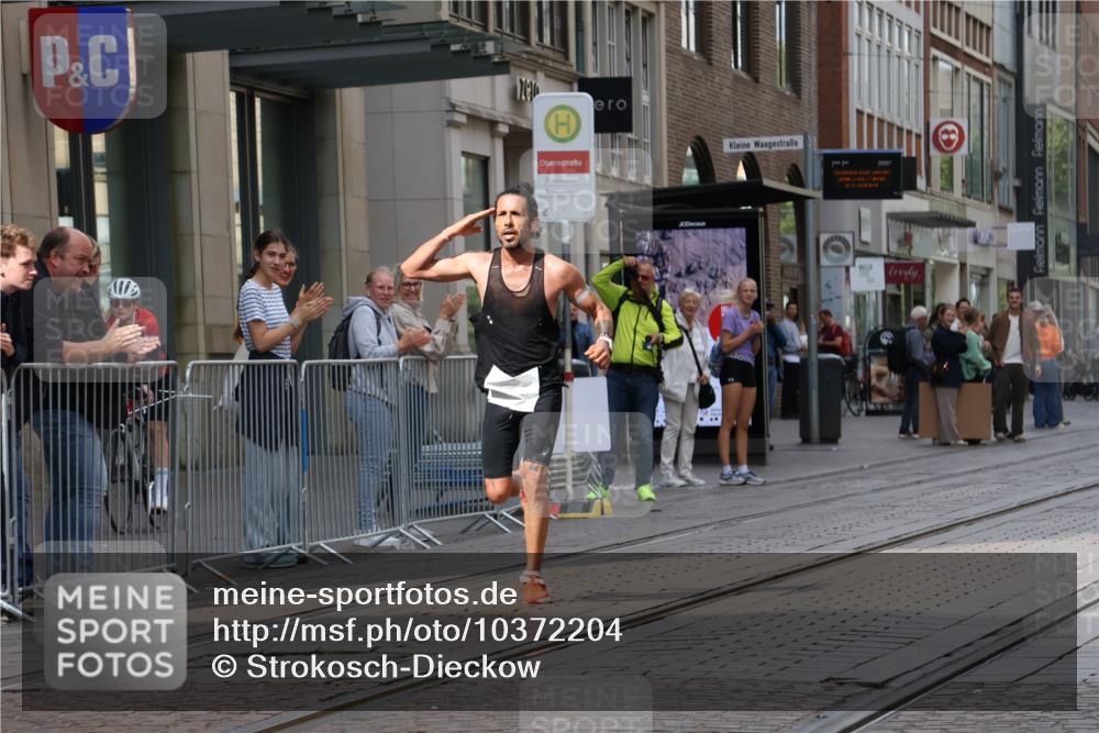 13.09.2026 - 21. swb-Marathon Bremen Strokosch-Dieckow http://msf.ph/oto/10372204 13.09.2026 12:17:09 Ziel 1109 meine-sportfotos.de