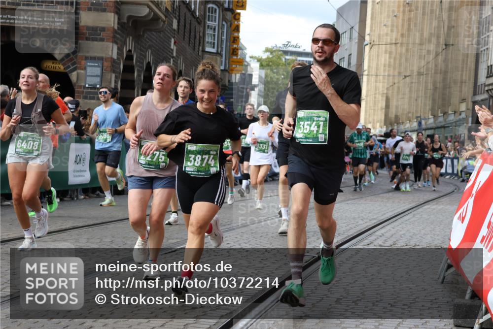 13.09.2026 - 21. swb-Marathon Bremen Strokosch-Dieckow http://msf.ph/oto/10372214 13.09.2026 13:36:51 Ziel 164, 372, 900, 1738, 1880, 2467, 2673, 2692, 2700, 2731, 2819, 2823, 3067, 3410, 3585, 3815, 4006, 4049, 4050, 4182, 4216, 4304, 4414, 4676, 5061, 5656, 5781, 6340, 6516, 6527, 6568, 7039, 7249, 7344, 7656, 7765, 7808, 8525, 8723, 8790, 8905, 9427, 9776, 9899, 10068, 10070, 950, 1285, 1641, 1849, 1991, 2241, 2930, 3122, 3787, 3909, 4261, 4410, 4448, 5236, 5355, 6056, 6269, 6408, 6431, 6629, 6961, 7046, 7398, 7445, 7937, 8034, 9331 meine-sportfotos.de