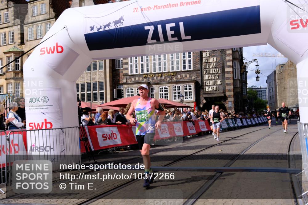 13.09.2026 - 21. swb-Marathon Bremen Tim E. http://msf.ph/oto/10372266 13.09.2026 13:09:20 Ziel 1925, 2287, 2291, 2909, 3330, 4384, 4898, 5383, 5517, 5636, 5696, 6906, 7262, 8120, 8830, 9906, 9911, 10044 meine-sportfotos.de