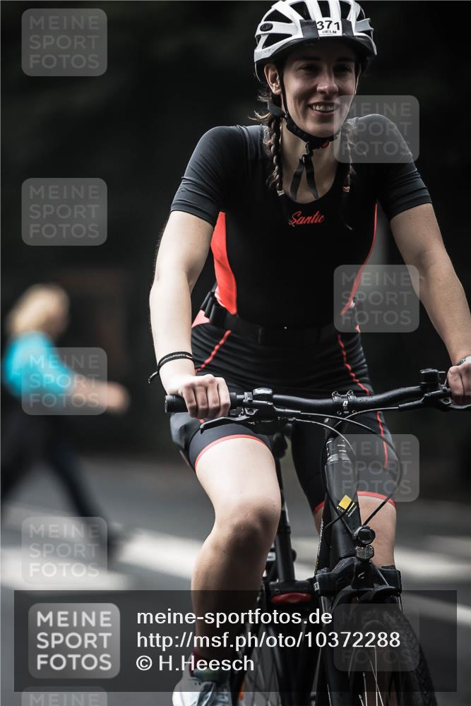 13.09.2026 - Stadtparktriathlon H.Heesch http://msf.ph/oto/10372288 13.09.2026 10:21:59 Radfahren 234, 332, 371, 449 meine-sportfotos.de