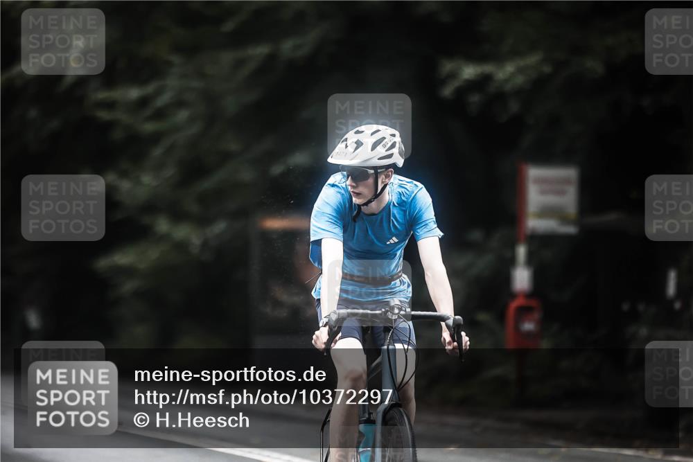 13.09.2026 - Stadtparktriathlon H.Heesch http://msf.ph/oto/10372297 13.09.2026 13:27:27 Radfahren 1325, 1357, 1429, 1471 meine-sportfotos.de