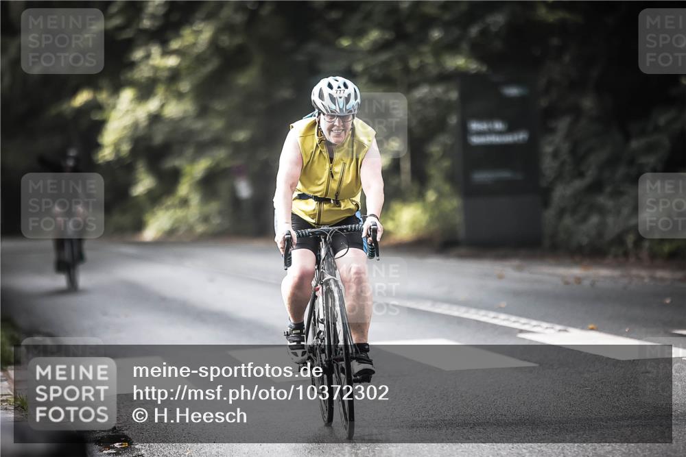 13.09.2026 - Stadtparktriathlon H.Heesch http://msf.ph/oto/10372302 13.09.2026 10:52:02 Radfahren 456, 482, 527, 544, 777 meine-sportfotos.de