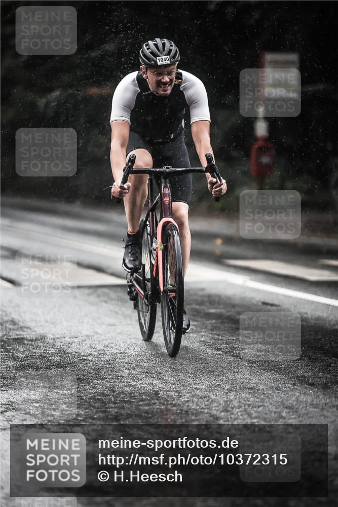 13.09.2026 - Stadtparktriathlon H.Heesch http://msf.ph/oto/10372315 13.09.2026 12:07:52 Radfahren 866, 870, 878, 985, 1017, 1021, 1022, 1040 meine-sportfotos.de