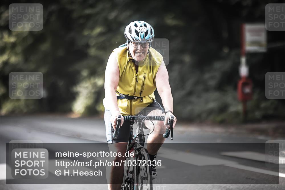 13.09.2026 - Stadtparktriathlon H.Heesch http://msf.ph/oto/10372336 13.09.2026 10:52:03 Radfahren 456, 482, 544, 777 meine-sportfotos.de