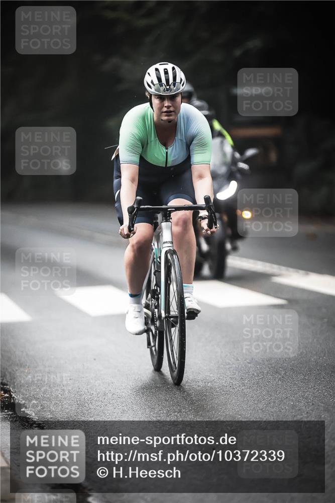 13.09.2026 - Stadtparktriathlon H.Heesch http://msf.ph/oto/10372339 13.09.2026 10:22:04 Radfahren 252, 371, 449 meine-sportfotos.de