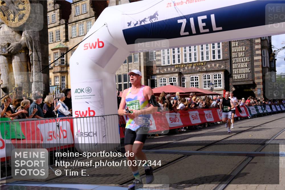 13.09.2026 - 21. swb-Marathon Bremen Tim E. http://msf.ph/oto/10372344 13.09.2026 13:09:21 Ziel 1925, 2287, 2291, 2909, 4384, 4898, 5383, 5517, 5636, 5696, 6906, 7262, 8120, 8830, 9911, 10044 meine-sportfotos.de