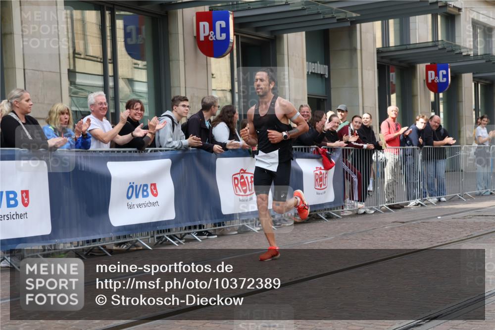 13.09.2026 - 21. swb-Marathon Bremen Strokosch-Dieckow http://msf.ph/oto/10372389 13.09.2026 12:17:12 Ziel 1109 meine-sportfotos.de