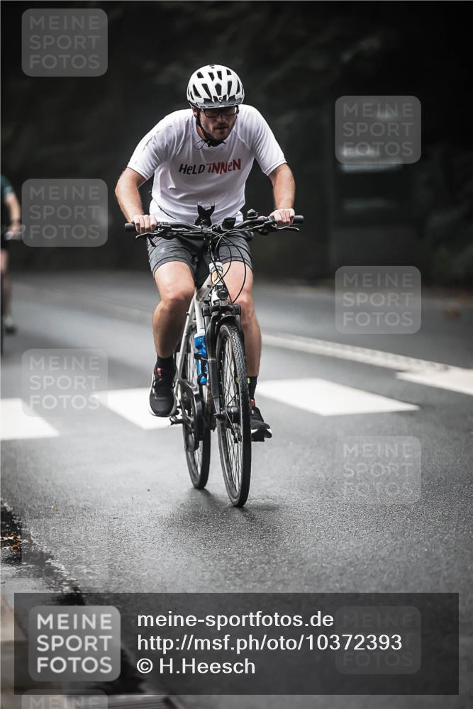 13.09.2026 - Stadtparktriathlon H.Heesch http://msf.ph/oto/10372393 13.09.2026 10:22:09 Radfahren 252, 366, 449 meine-sportfotos.de