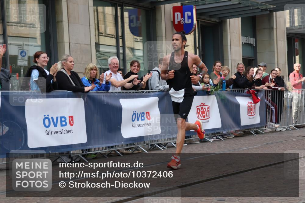 13.09.2026 - 21. swb-Marathon Bremen Strokosch-Dieckow http://msf.ph/oto/10372406 13.09.2026 12:17:12 Ziel 1109 meine-sportfotos.de