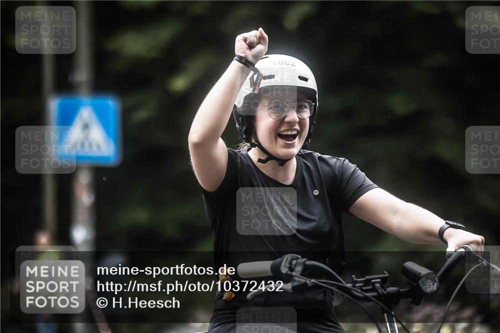13.09.2026 - Stadtparktriathlon H.Heesch http://msf.ph/oto/10372432 13.09.2026 13:27:43 Radfahren 1082, 1326, 1505 meine-sportfotos.de