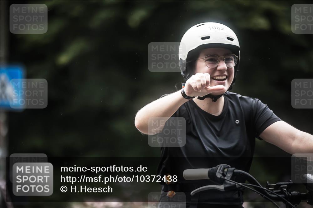 13.09.2026 - Stadtparktriathlon H.Heesch http://msf.ph/oto/10372438 13.09.2026 13:27:43 Radfahren 1082, 1326, 1505 meine-sportfotos.de