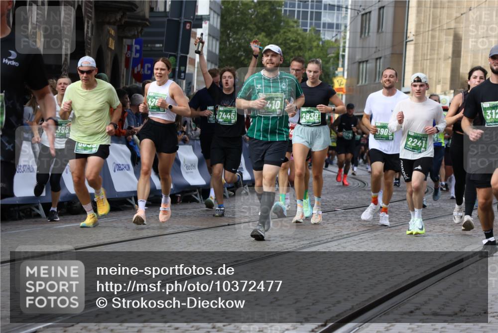 13.09.2026 - 21. swb-Marathon Bremen Strokosch-Dieckow http://msf.ph/oto/10372477 13.09.2026 13:36:55 Ziel 164, 372, 900, 1738, 1880, 1936, 2467, 2673, 2692, 2700, 2731, 2819, 2823, 3067, 3585, 3815, 4006, 4050, 4182, 4216, 4304, 4414, 4676, 4892, 5061, 5656, 5781, 6050, 6280, 6340, 6516, 6527, 6568, 7039, 7229, 7237, 7249, 7344, 7656, 7765, 7808, 8525, 8723, 8790, 8905, 9658, 9776, 9899, 10068, 10070, 950, 1285, 1849, 1854, 1991, 2241, 2531, 2930, 3122, 3732, 3787, 3894, 3909, 4261, 4410, 4448, 4932, 4947, 5547, 5577, 6046, 6056, 6431, 6629, 6961, 7006, 7046, 7398, 7445, 7937 meine-sportfotos.de