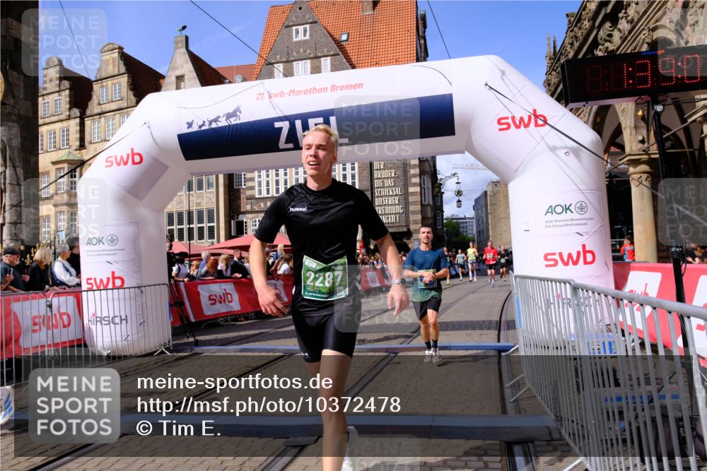 13.09.2026 - 21. swb-Marathon Bremen Tim E. http://msf.ph/oto/10372478 13.09.2026 13:09:25 Ziel 1241, 1925, 2287, 2291, 2909, 4384, 4898, 5383, 5636, 7262, 8120, 8830, 9904, 10044 meine-sportfotos.de
