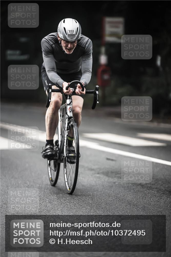 13.09.2026 - Stadtparktriathlon H.Heesch http://msf.ph/oto/10372495 13.09.2026 10:22:19 Radfahren 232, 297, 299, 464 meine-sportfotos.de