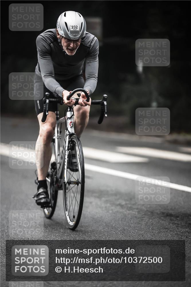 13.09.2026 - Stadtparktriathlon H.Heesch http://msf.ph/oto/10372500 13.09.2026 10:22:19 Radfahren 232, 297, 299, 464 meine-sportfotos.de