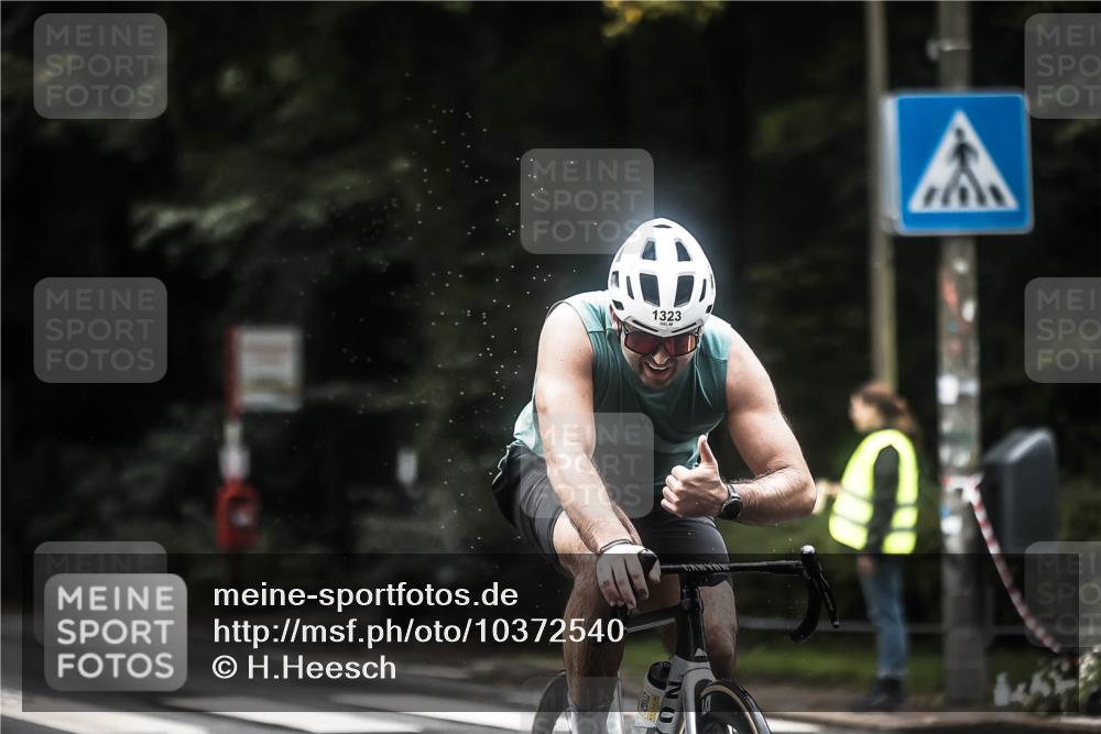 13.09.2026 - Stadtparktriathlon H.Heesch http://msf.ph/oto/10372540 13.09.2026 13:27:51 Radfahren 1322, 1323, 1326, 1397, 1401, 1460 meine-sportfotos.de