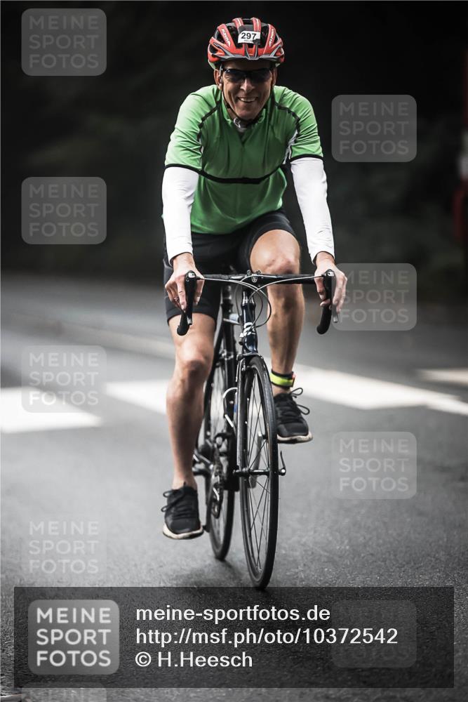 13.09.2026 - Stadtparktriathlon H.Heesch http://msf.ph/oto/10372542 13.09.2026 10:22:21 Radfahren 232, 297, 299, 302, 464 meine-sportfotos.de
