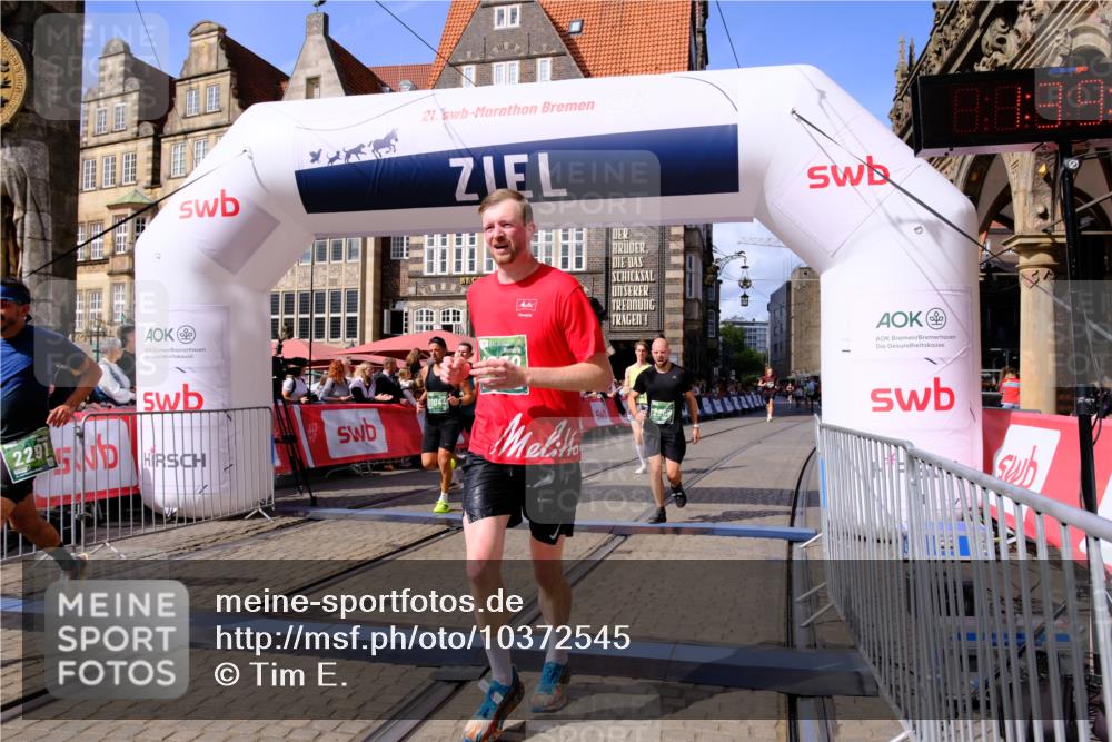 13.09.2026 - 21. swb-Marathon Bremen Tim E. http://msf.ph/oto/10372545 13.09.2026 13:09:30 Ziel 1241, 2287, 2291, 2909, 3197, 4895, 4898, 5383, 7262, 8120, 8759, 8830, 9866, 9904, 10044 meine-sportfotos.de