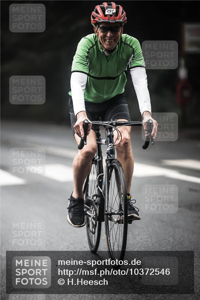 13.09.2026 - Stadtparktriathlon H.Heesch http://msf.ph/oto/10372546 13.09.2026 10:22:21 Radfahren 232, 297, 299, 302, 464 meine-sportfotos.de
