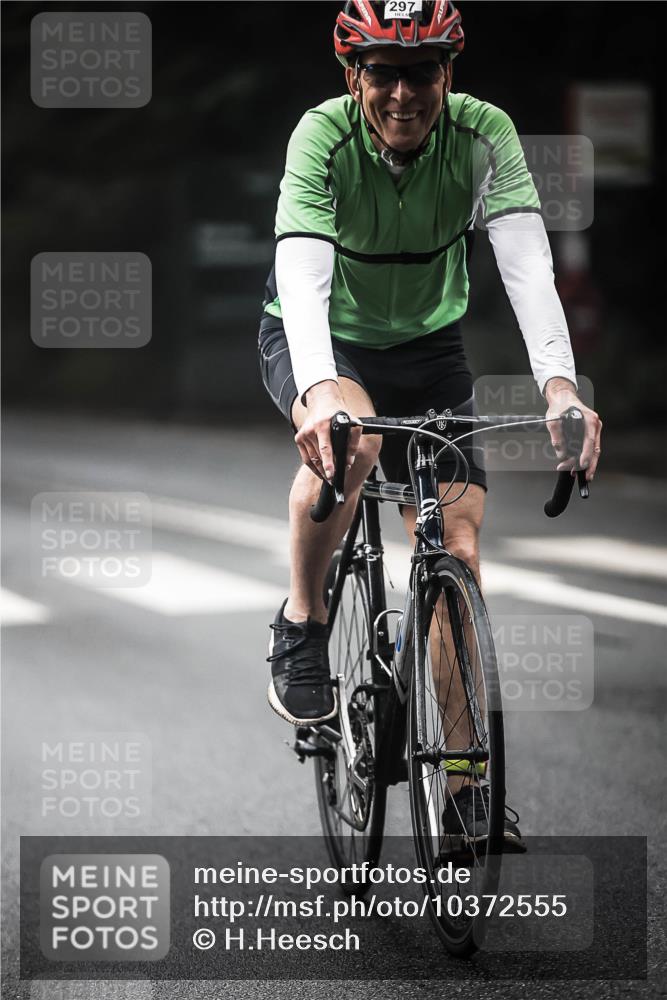 13.09.2026 - Stadtparktriathlon H.Heesch http://msf.ph/oto/10372555 13.09.2026 10:22:21 Radfahren 232, 297, 299, 302, 464 meine-sportfotos.de