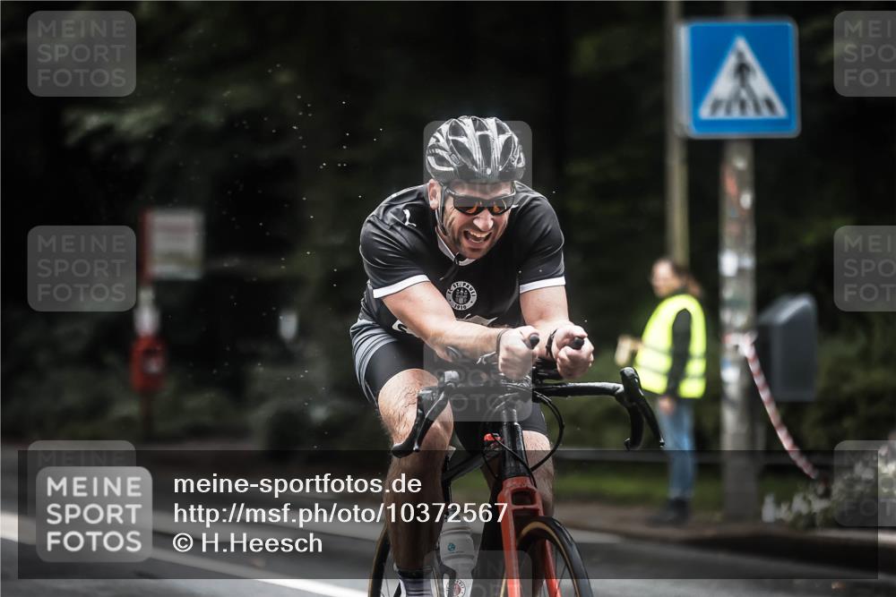 13.09.2026 - Stadtparktriathlon H.Heesch http://msf.ph/oto/10372567 13.09.2026 13:27:52 Radfahren 1322, 1323, 1326, 1397, 1401, 1460 meine-sportfotos.de