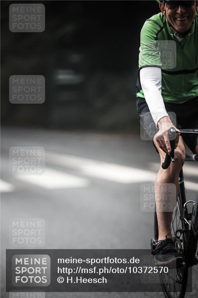 13.09.2026 - Stadtparktriathlon H.Heesch http://msf.ph/oto/10372570 13.09.2026 10:22:21 Radfahren 232, 297, 299, 302, 464 meine-sportfotos.de