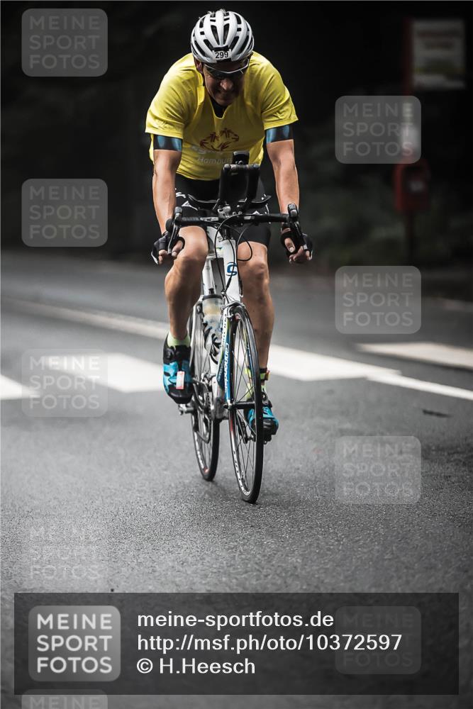 13.09.2026 - Stadtparktriathlon H.Heesch http://msf.ph/oto/10372597 13.09.2026 10:22:23 Radfahren 232, 297, 299, 302, 464 meine-sportfotos.de