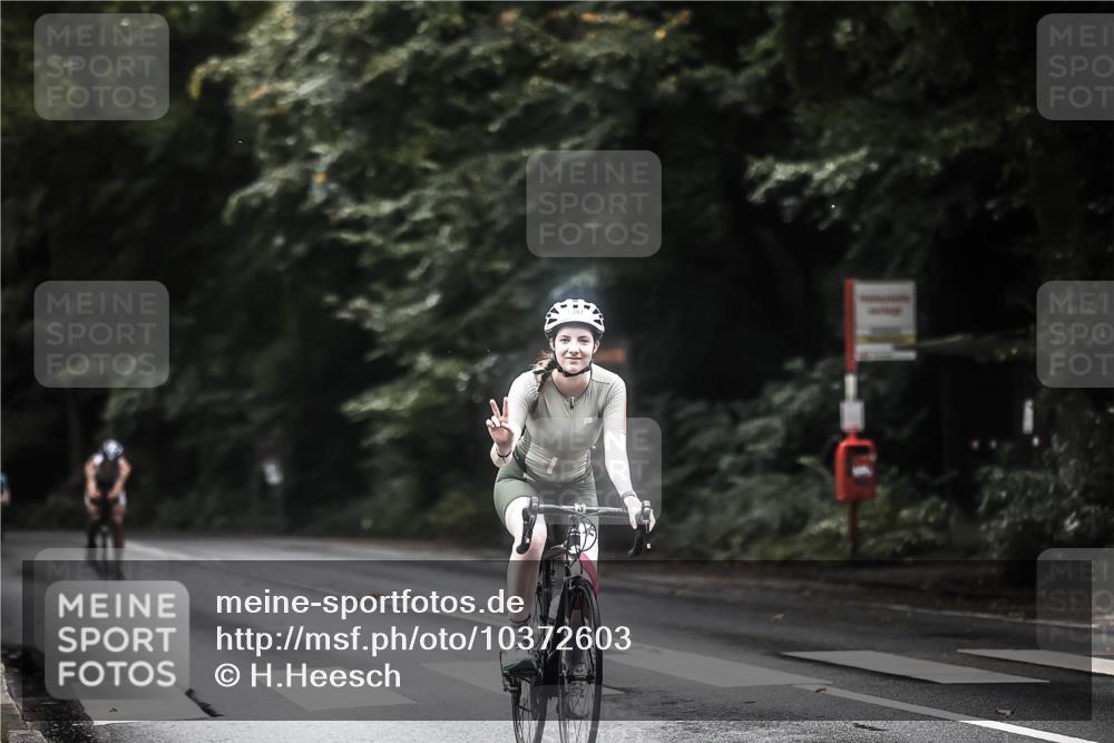 13.09.2026 - Stadtparktriathlon H.Heesch http://msf.ph/oto/10372603 13.09.2026 13:27:55 Radfahren 1322, 1323, 1326, 1348, 1397, 1401, 1460, 1521 meine-sportfotos.de