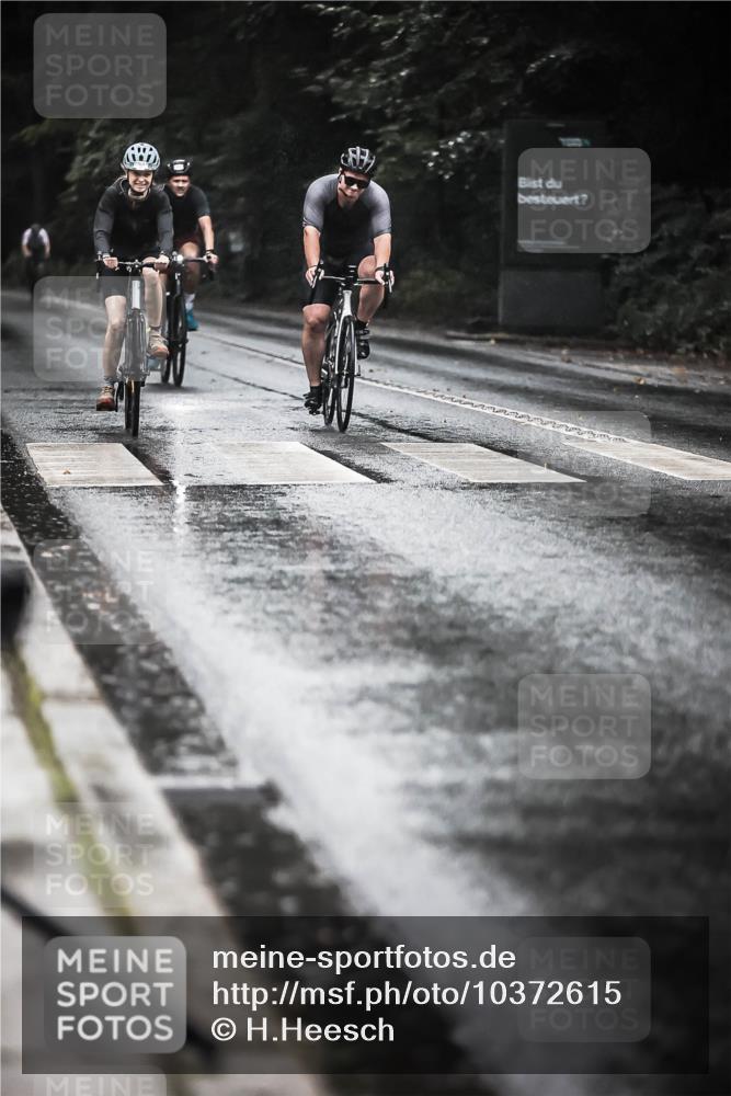 13.09.2026 - Stadtparktriathlon H.Heesch http://msf.ph/oto/10372615 13.09.2026 12:08:27 Radfahren 761, 961, 969, 1058 meine-sportfotos.de