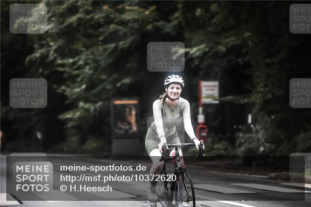 13.09.2026 - Stadtparktriathlon H.Heesch http://msf.ph/oto/10372620 13.09.2026 13:27:55 Radfahren 1322, 1323, 1326, 1348, 1397, 1401, 1460, 1521 meine-sportfotos.de
